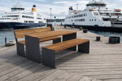 Møbelsett på brygge - Sommerbutikken.no