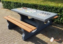 Sommerbutikken AS - Betongbord med sjakkbrett - HeBlad