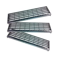 Sommerbutikken AS - Trappetrinn i galvanisert stål med åpen rist