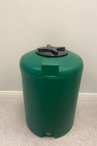 Sommerbutikken AS - Vanntank 100L Vertikal