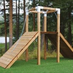 Sommerbutikken AS - Klatretårn med ramper for hinderløyper