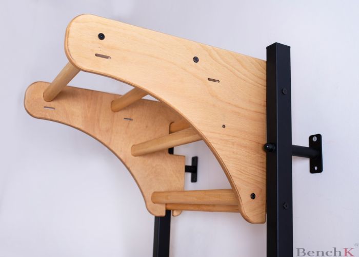 BenchK PB210 Pull-ups bar for ribbevegg - Bøkfarget - Sommerbutikken AS