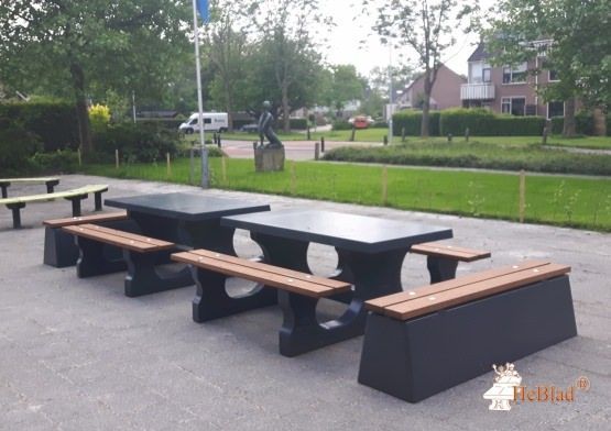 Parkbenker i betong fra HeBlad - Lang levetid - robust utemøbler - Sommerbutikken.no