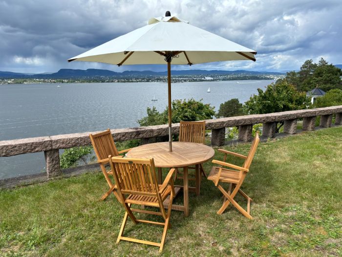 Sommerbutikken AS - Hagemøbelsett Jeløy med parasollhull og 4 stoler