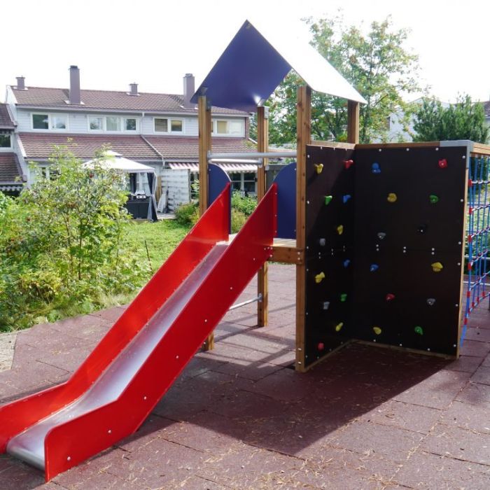 Sommerbutikken AS - Lekeapparat med klatrevegger og sklie