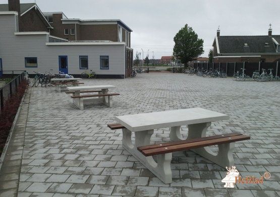 Sommerbutikken AS - Parkbenk i naturlig betong