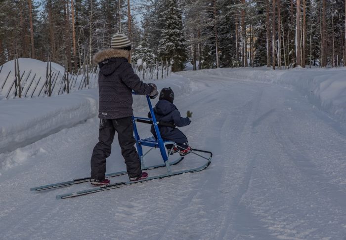 Sparkstøtting Blå farge Esla - Sommerbutikken.no