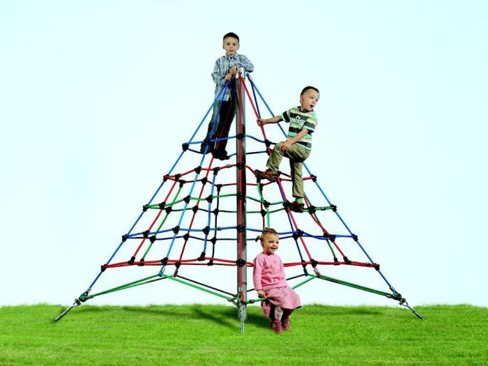 Sommerbutikken AS -Klatrepyramide for de klatreaktive i enhver skole, barnehage etc. Sommerbutikken.com