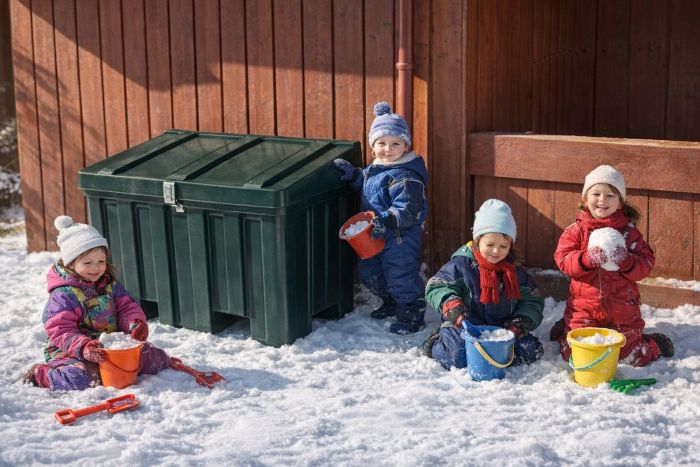 Lekekasse med fjærbelastet lokk - Sommerbutikken.no