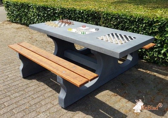 Sommerbutikken AS - Betongbord med sjakkbrett - HeBlad