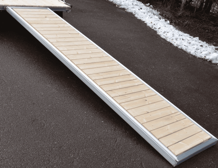 Sommerbutikken AS - Landgang for flytebrygger